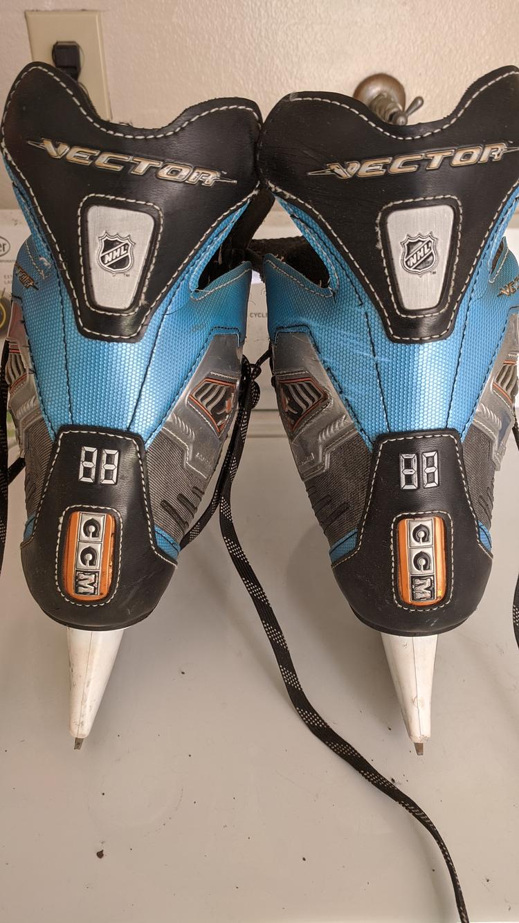 ccm vector 04 skates