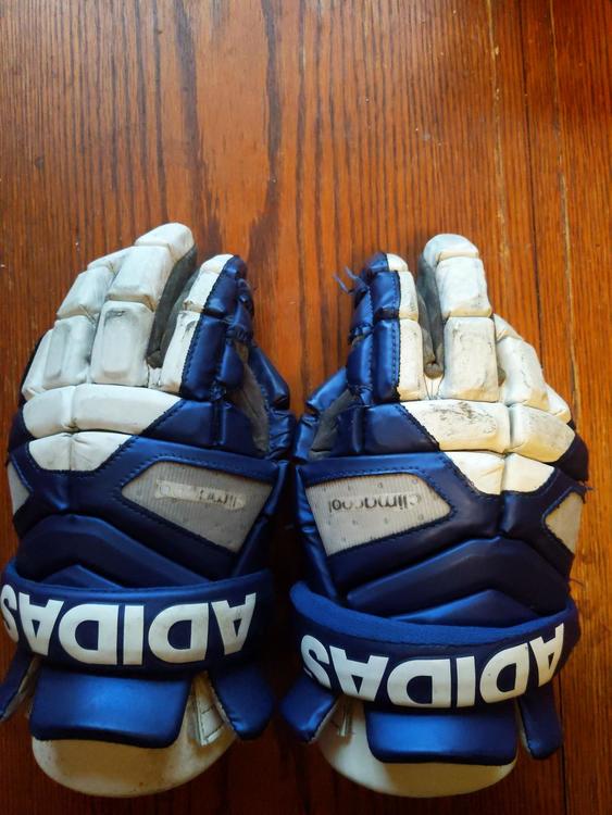 a2000 black and white