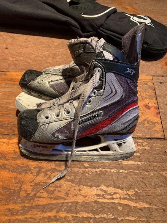 Bauer Used Vapor X3.0 Size 12 Hockey Skates