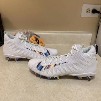 nike crucial catch cleats