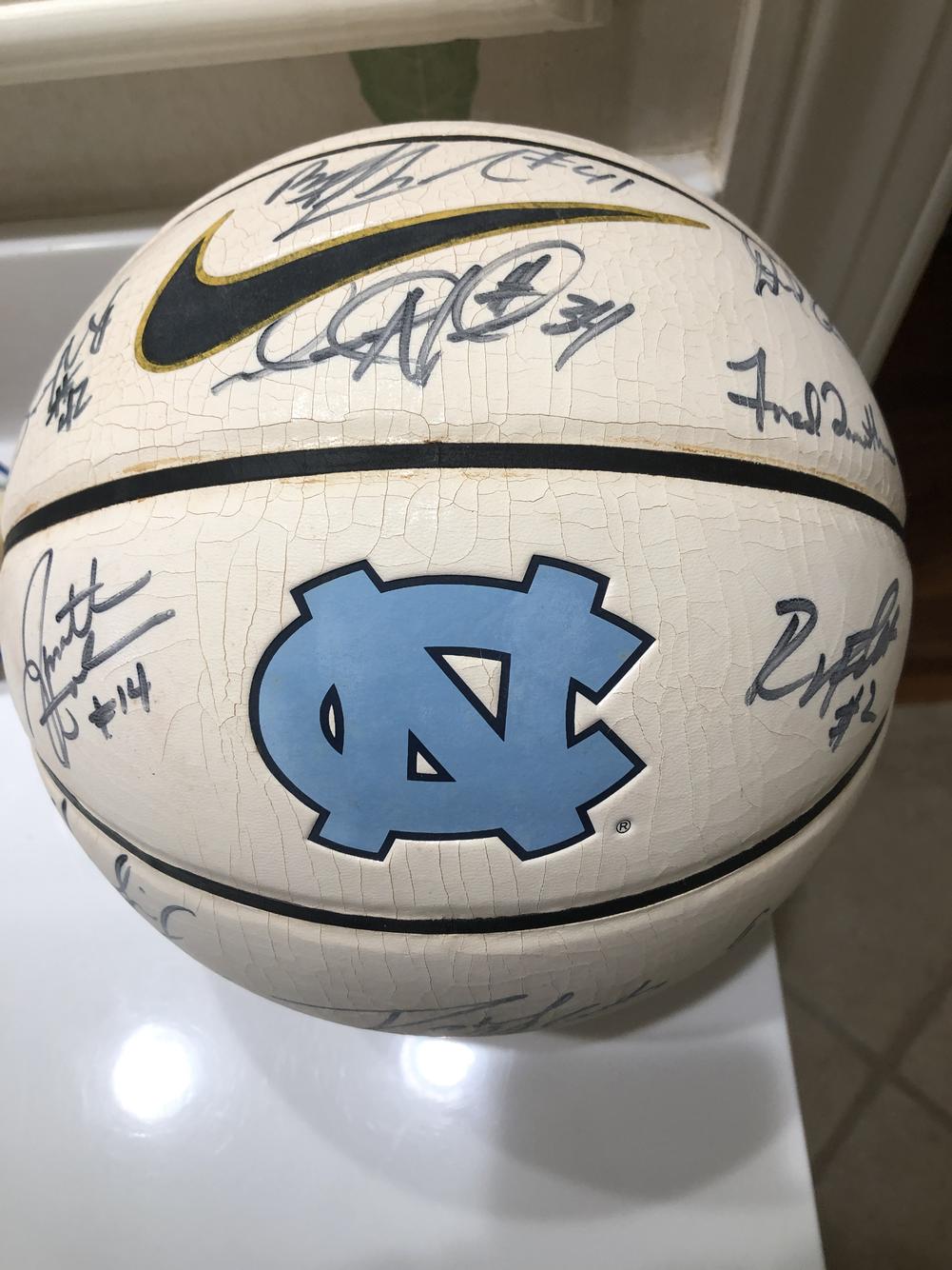 UNC 2003 Autograph Basketball SidelineSwap