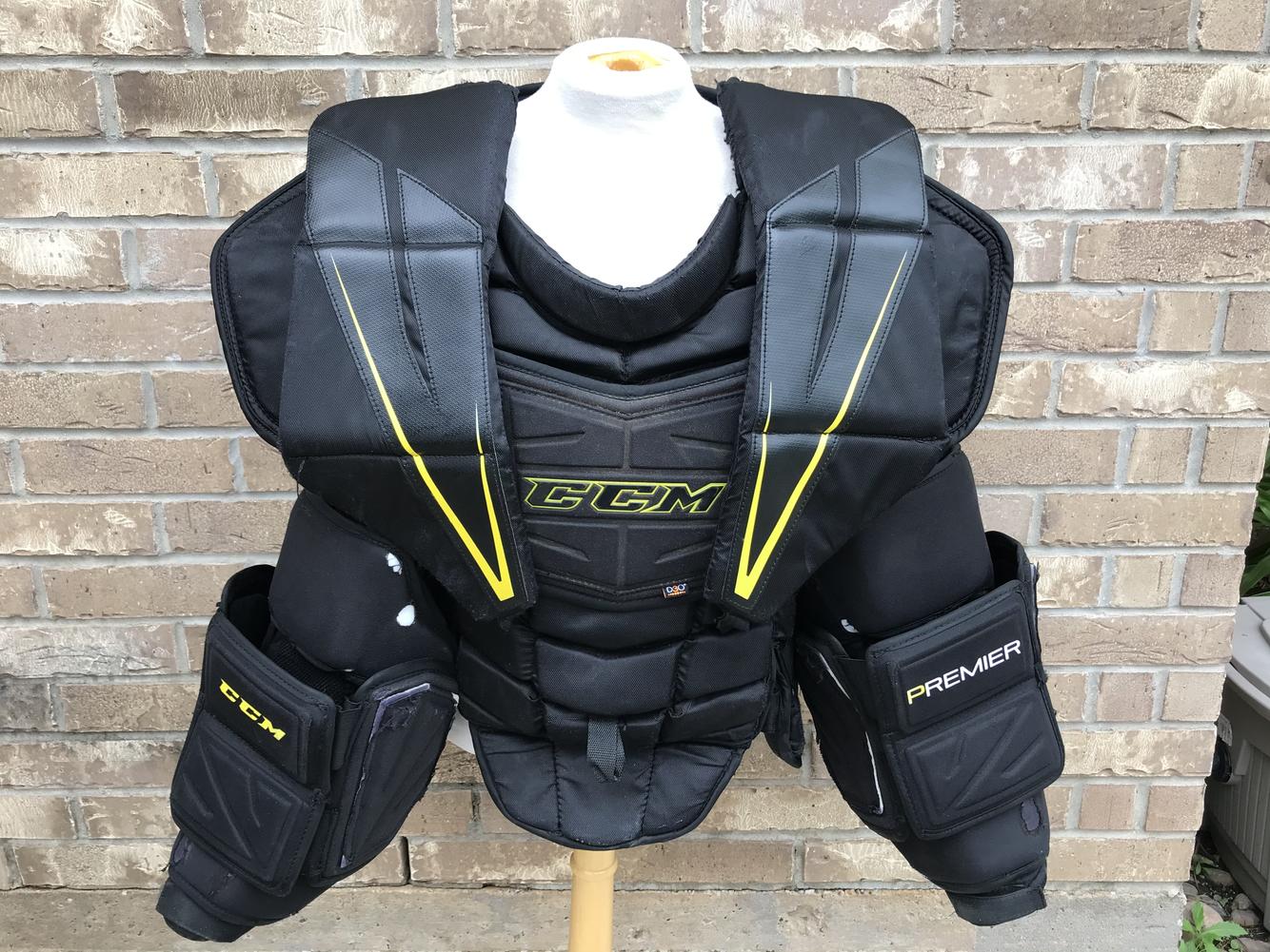 CCM Premier Goalie Chest and Arm Protector D30 Large Pro Stock 9336