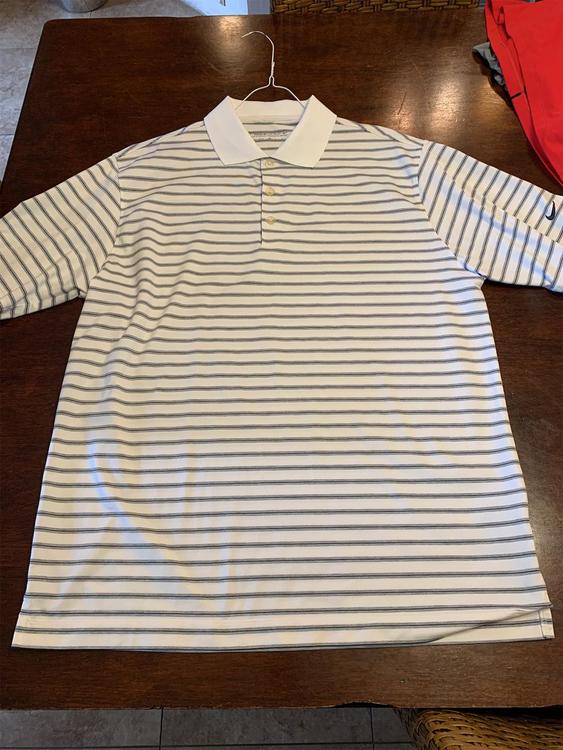 beige nike shirt beige nike shirt