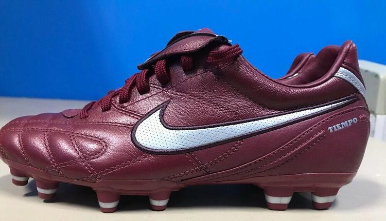 burgundy soccer cleats
