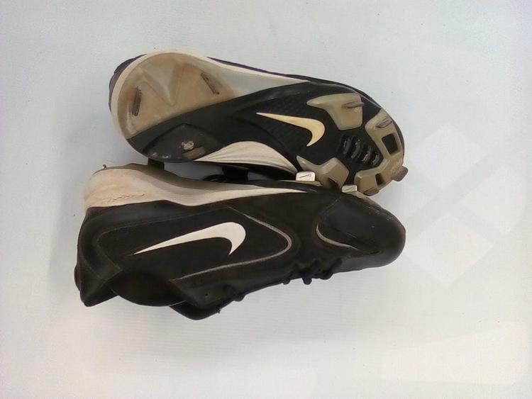 maroon youth baseball cleats