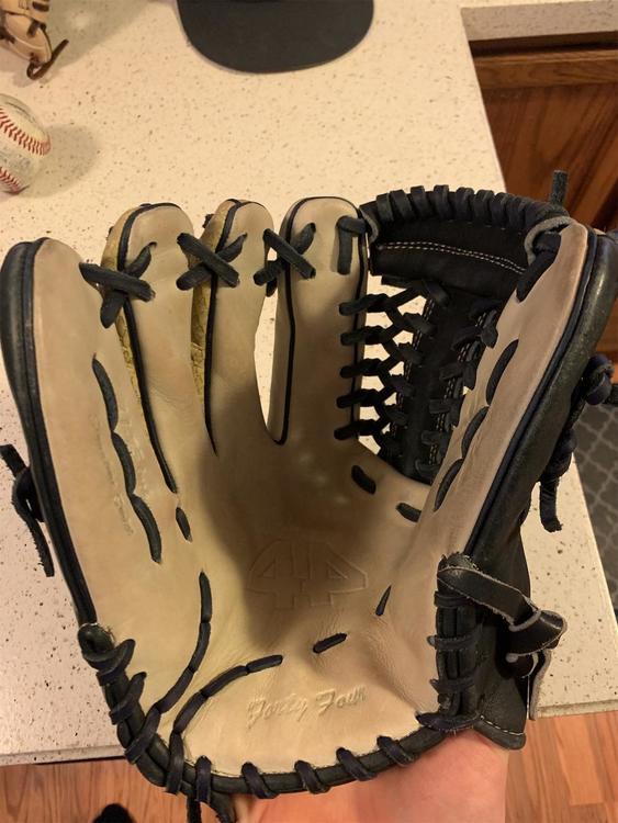 44 Pro Blue Used Pitcher's Signiture Series 11.75" Glove Baseball