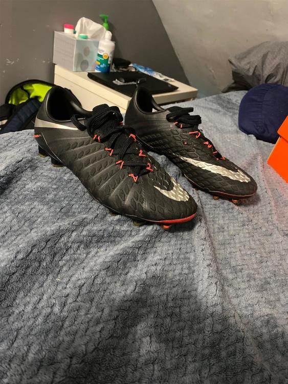 nike hypervenom size 10