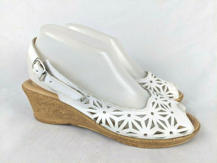 spring step white sandals