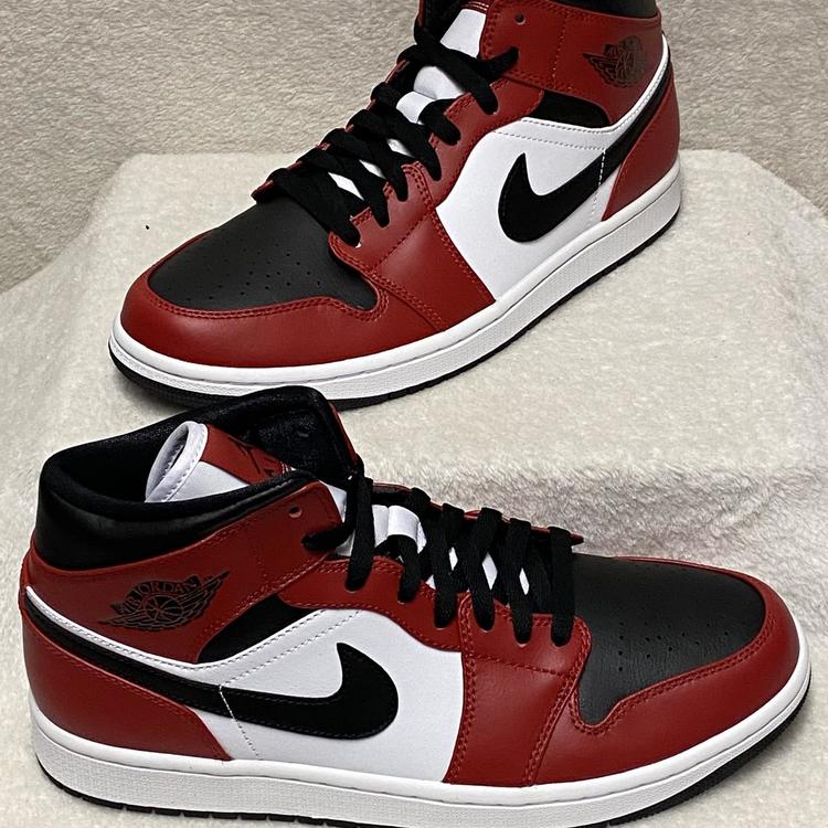 jordan 1 mid 9.5