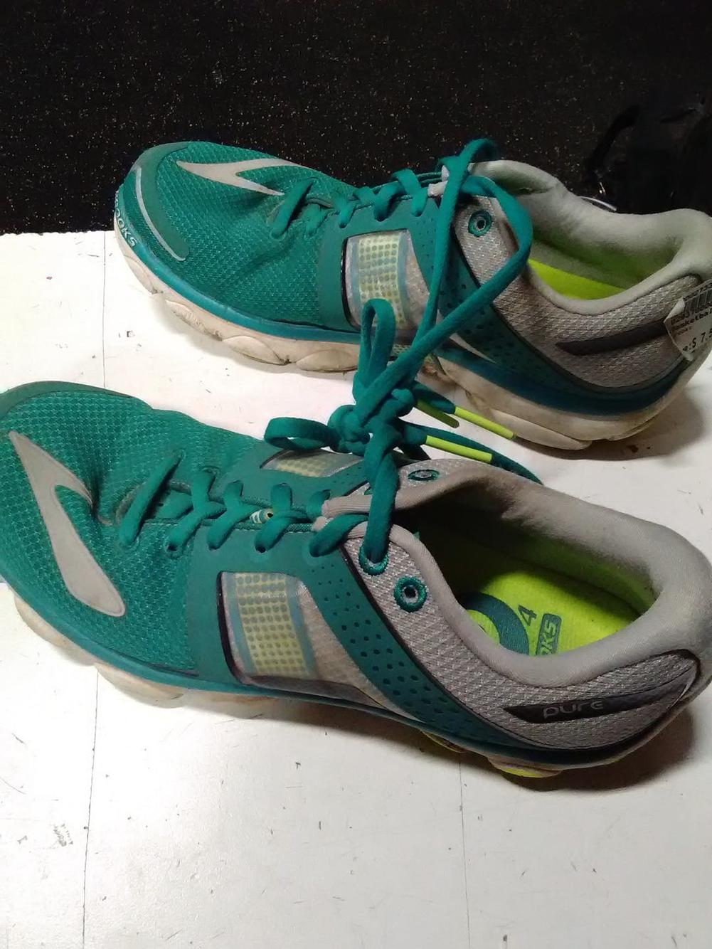 brooks basketball shoes