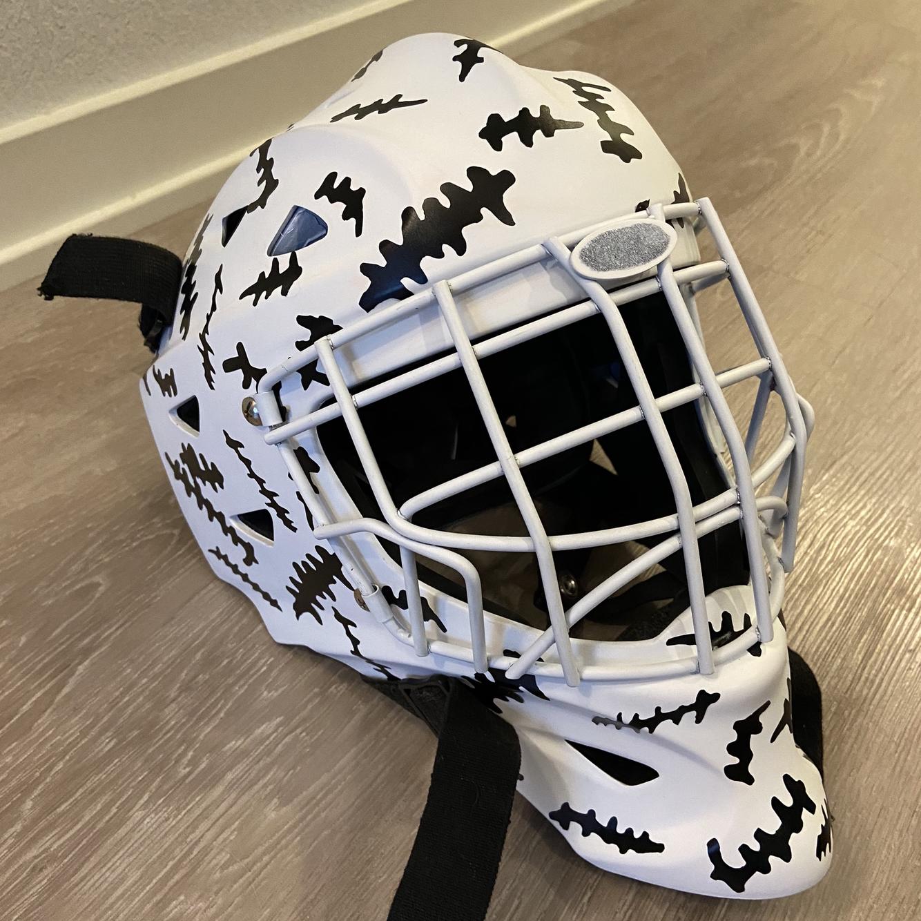 Used Senior Itech Stitches Goalie Mask SidelineSwap