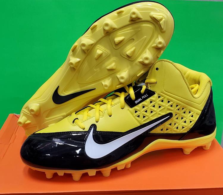 size 9 football cleats