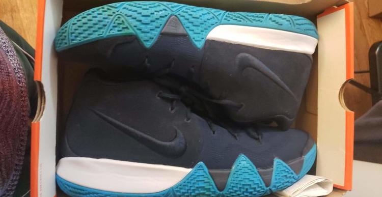 kyrie 3 basketball shoes