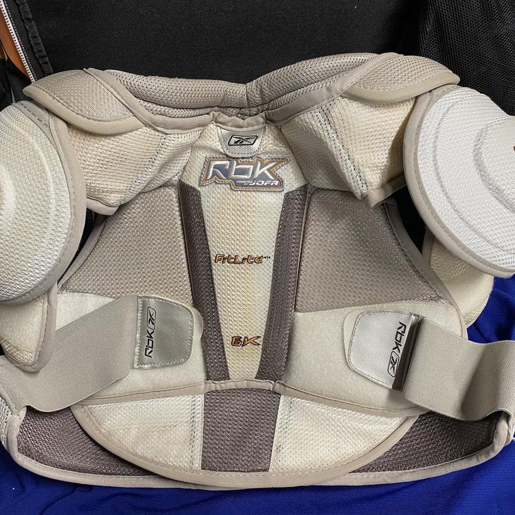 Reebok Used Extra Large 6K Pro Stock Shoulder Pads Hockey Protective