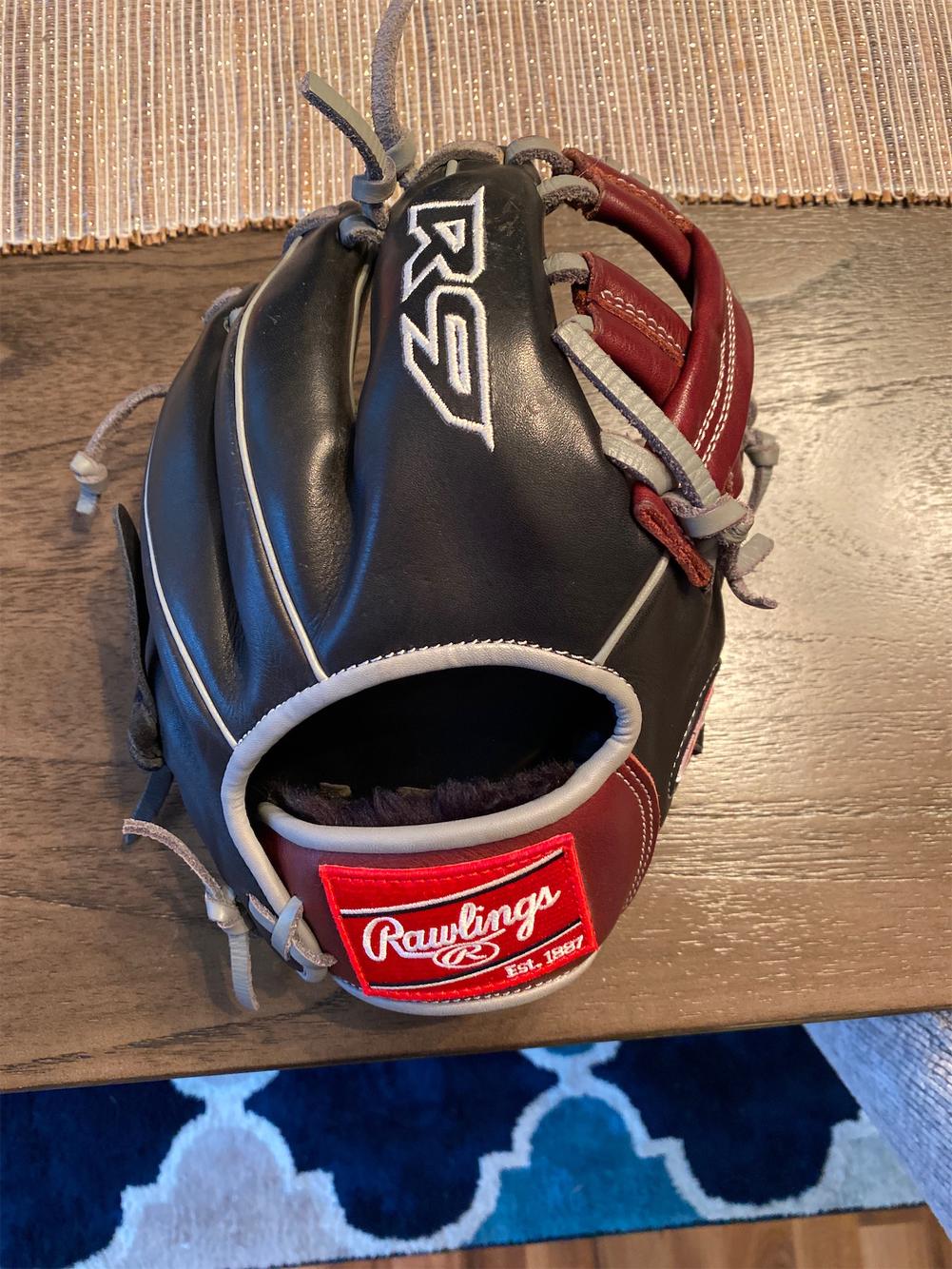 Rawlings R9 Infield Training Mitt 9.5” SidelineSwap
