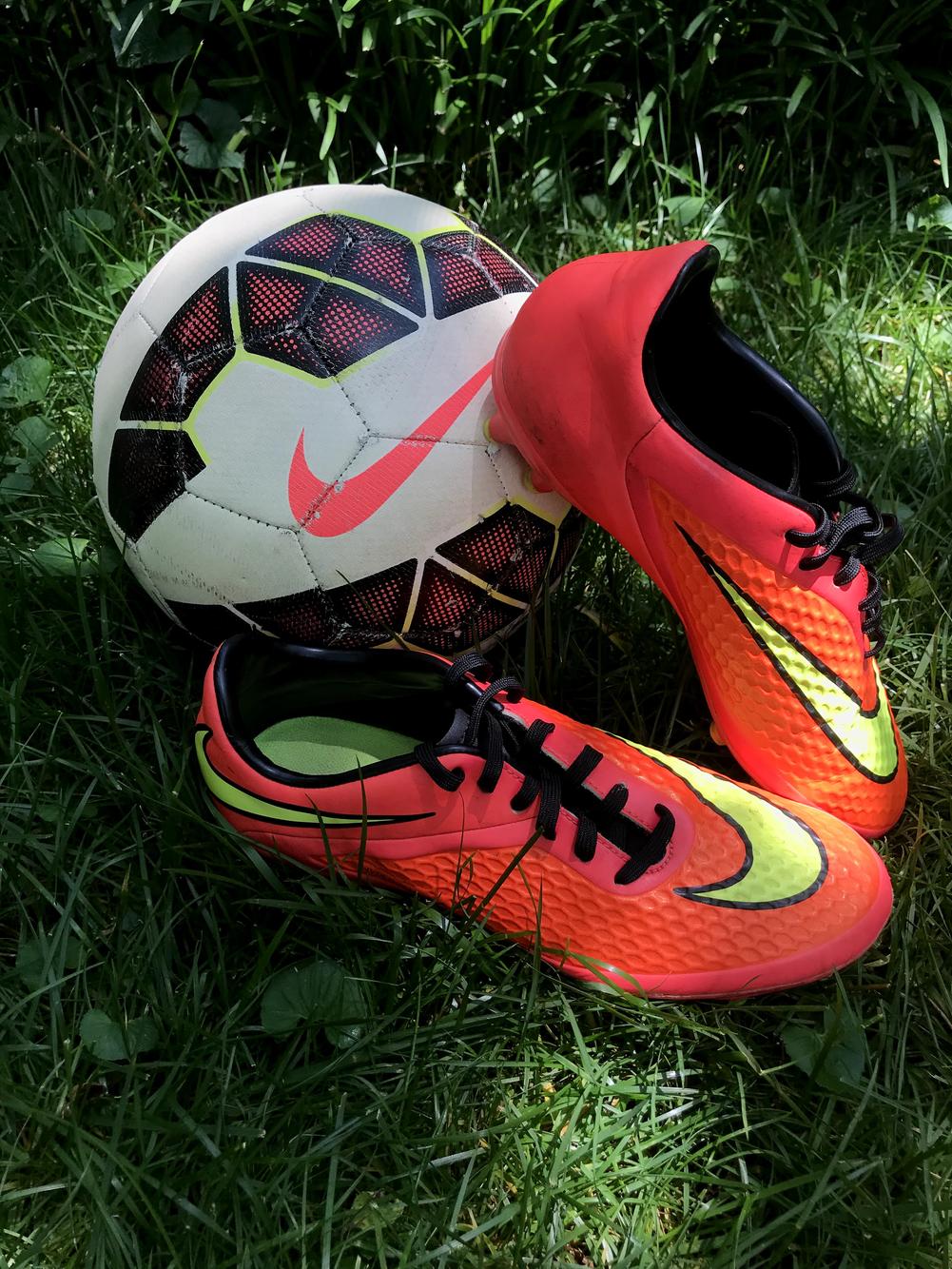 nike hypervenom phelon fg