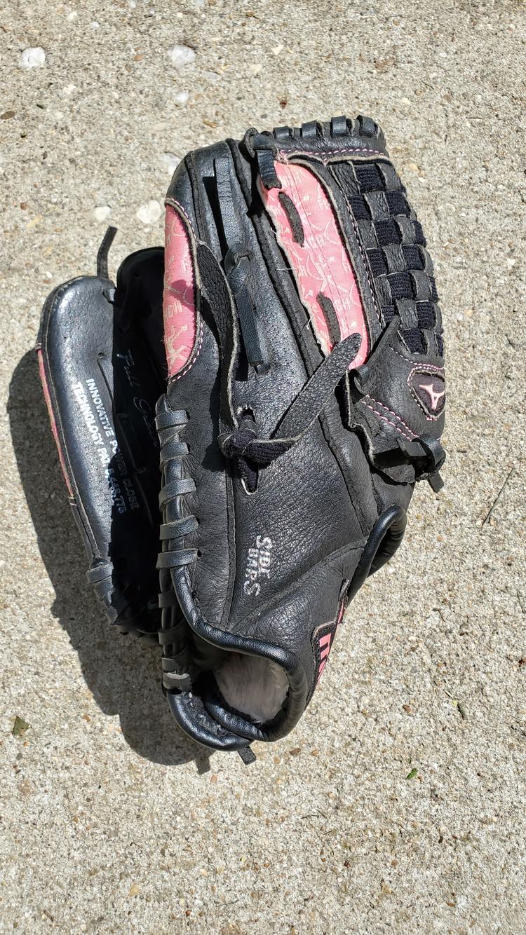 mizuno left handed softball glove