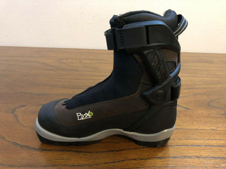 Fischer BCX 6 Waterproof Backcountry Nordic XC Ski Boots Mens 4.5 Women