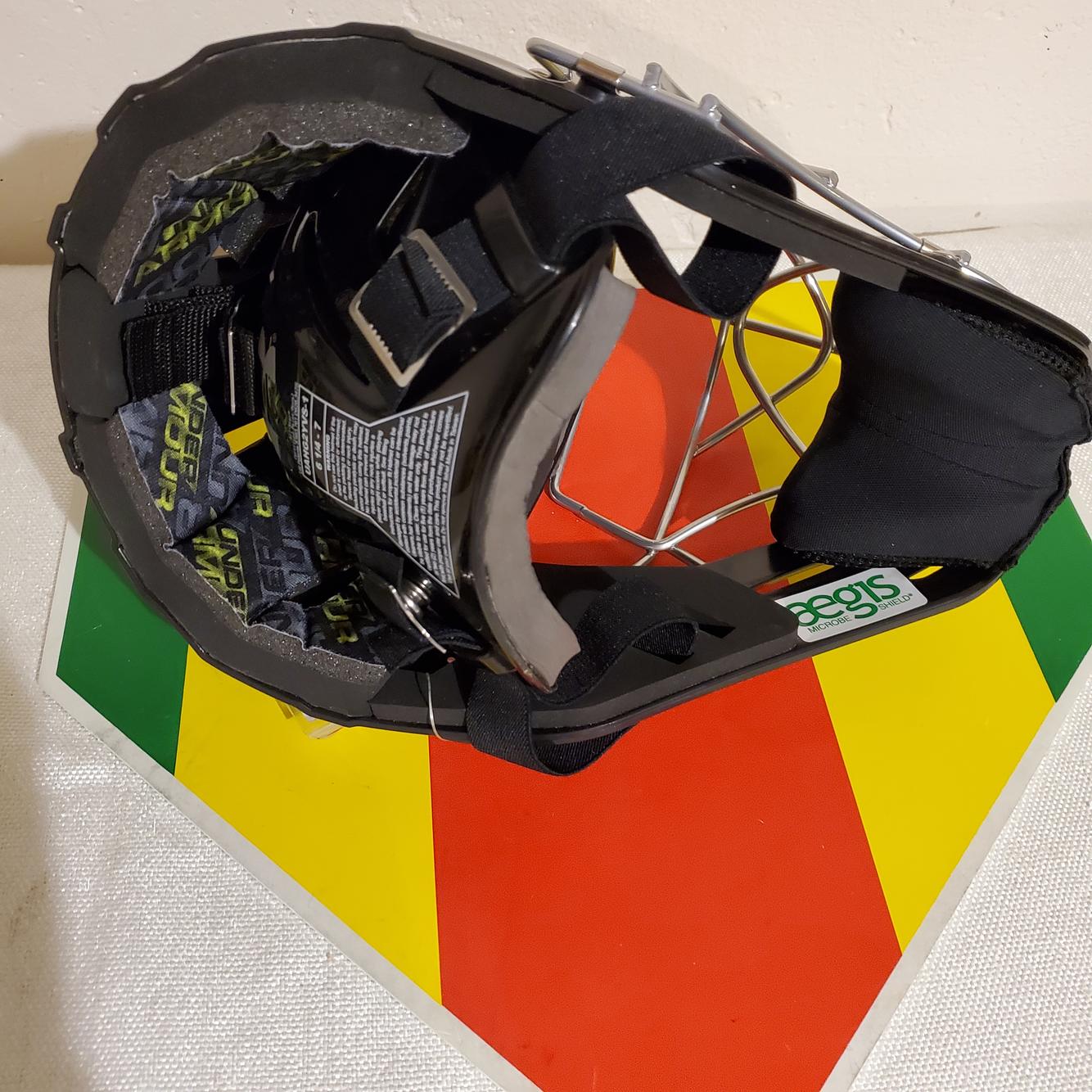 New Intermediate Under Armour Converge Catcher's Mask SidelineSwap