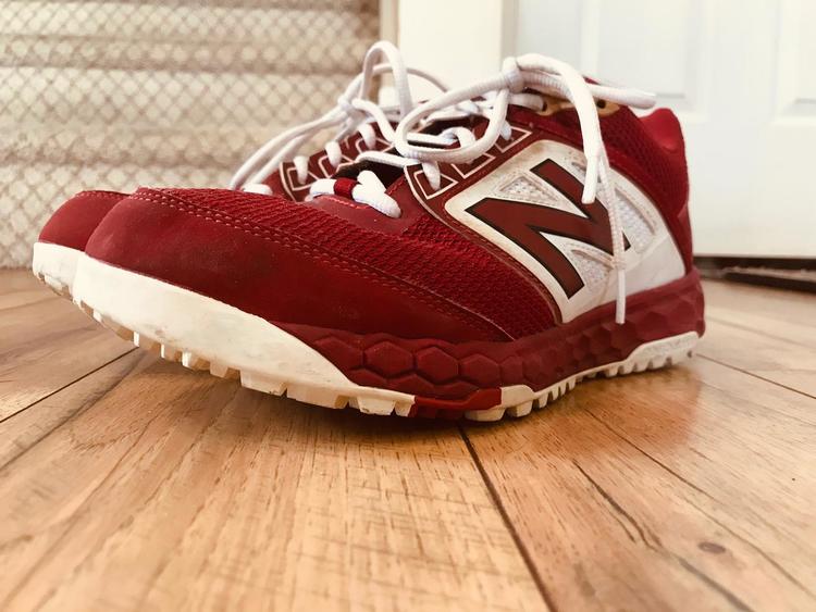 maroon baseball turf shoes