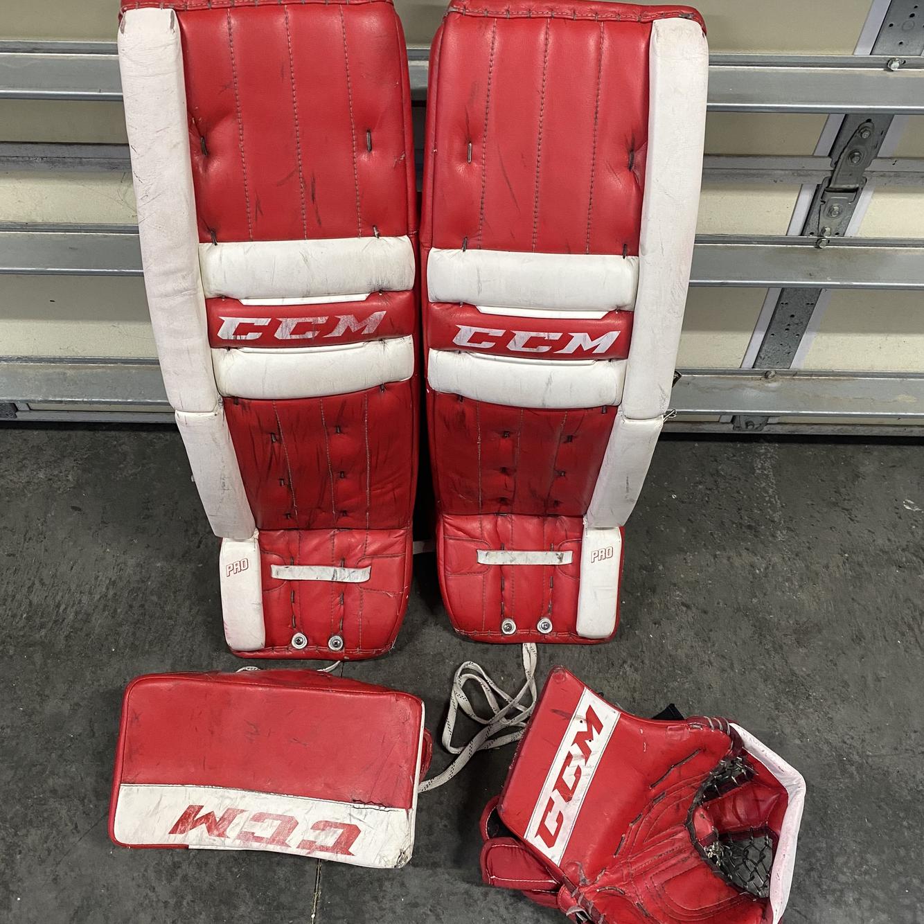 Red Used 35" Regular Retro flex Pro Stock Goalie Full Set SidelineSwap