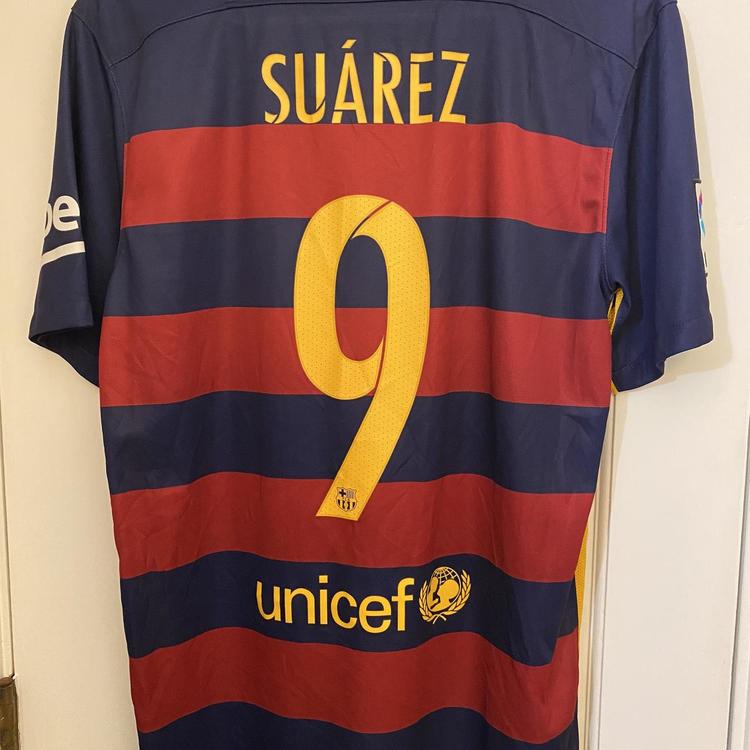 luis suarez barcelona jersey