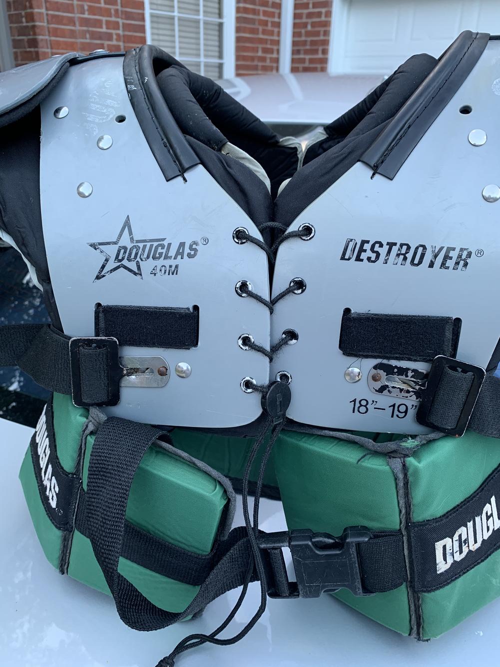 ショルダーDouglas Mr.D Destroyer OL/DL XSサイズ Douglas Destroyer Shoulder Pads | Used and Closeout