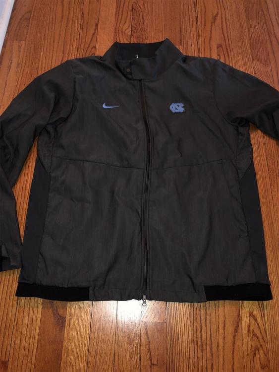 jacket nike price