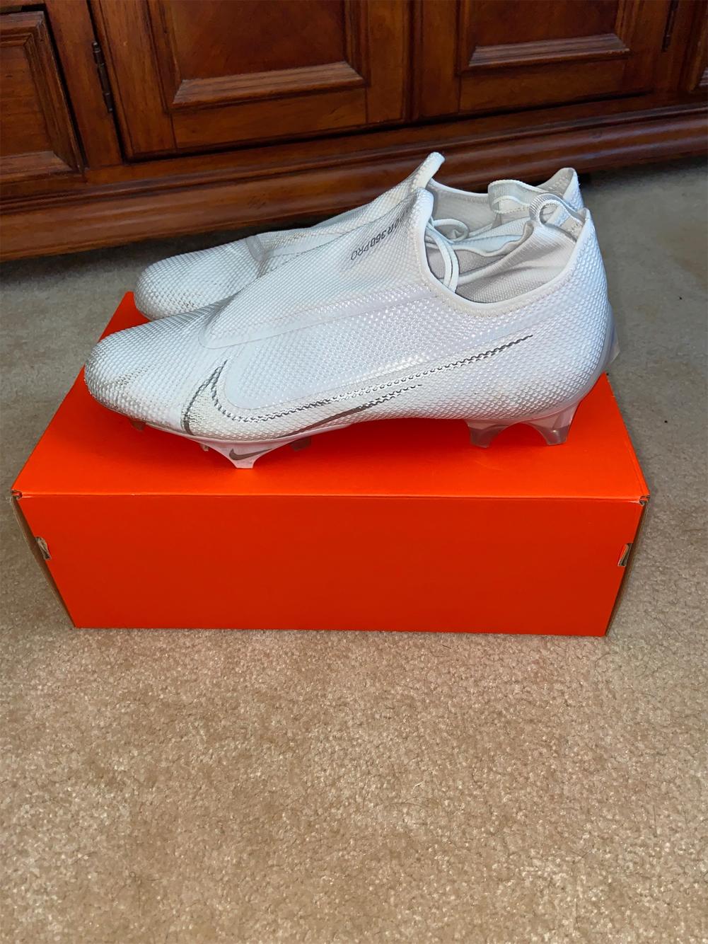 nike vapor edge pro 360 on feet