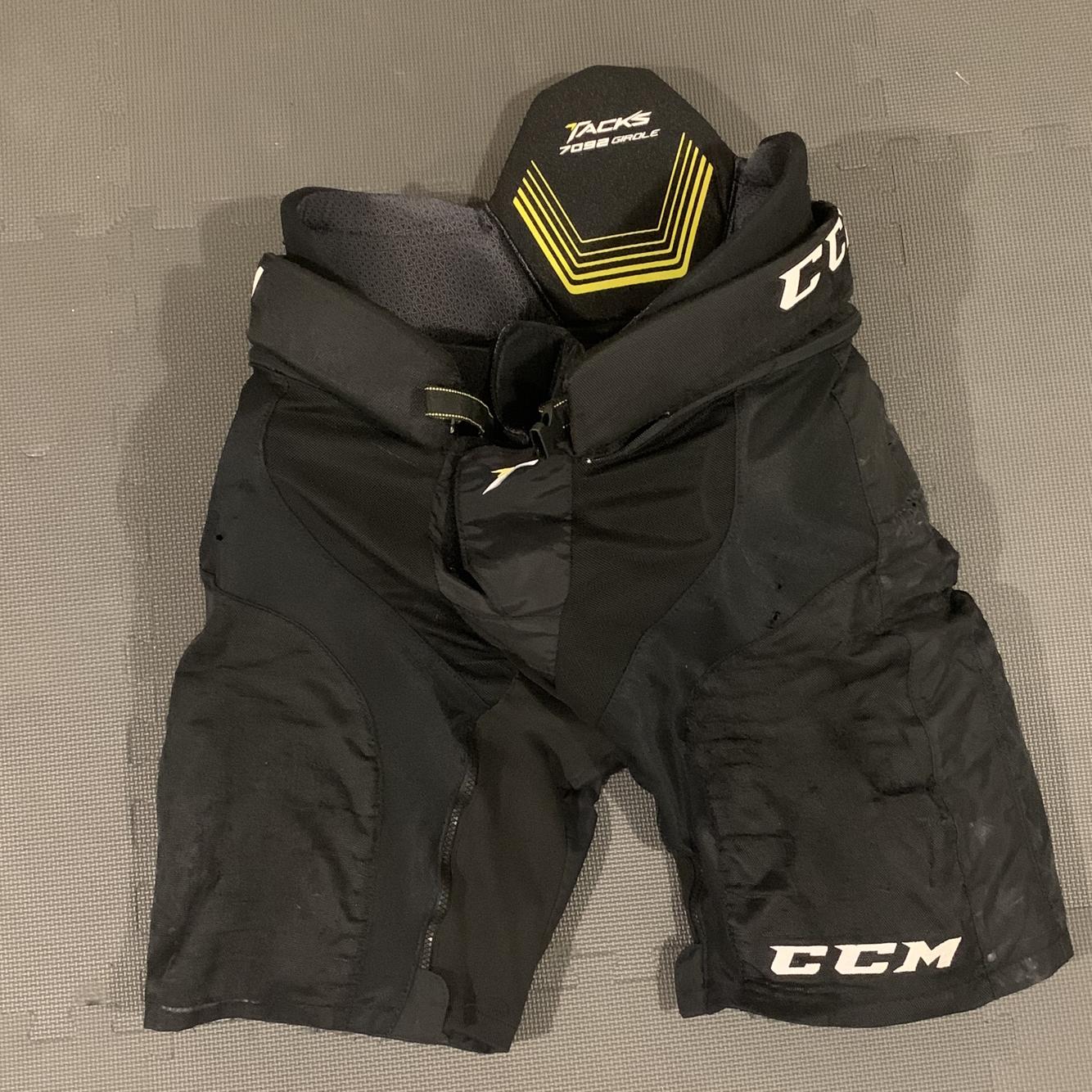 Used Large CCM Tacks 7092 Girdle Black SidelineSwap
