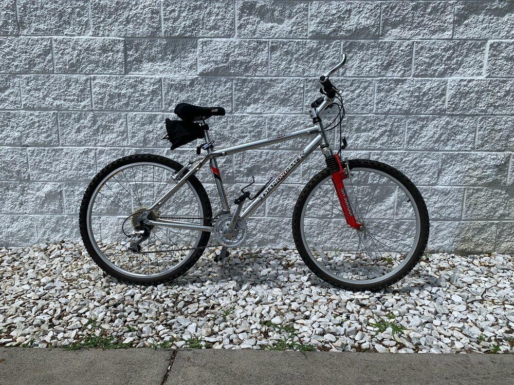 pump up bike tyre schrader valve