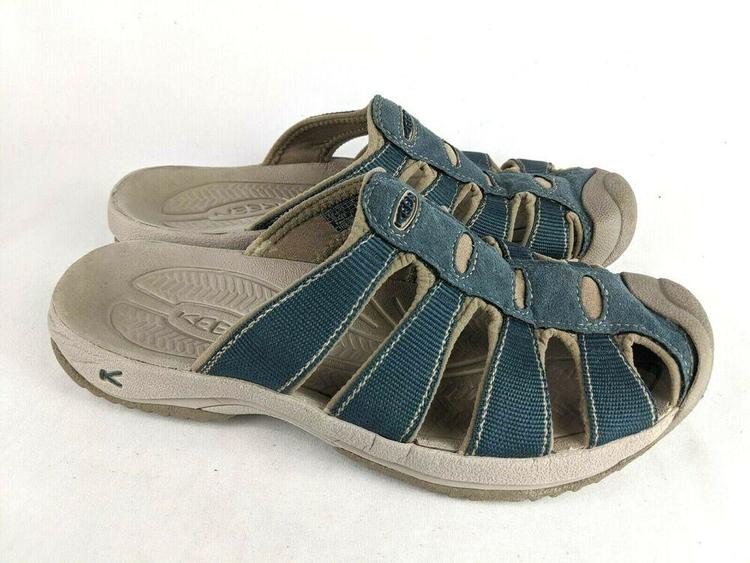 navy blue pumps size 9