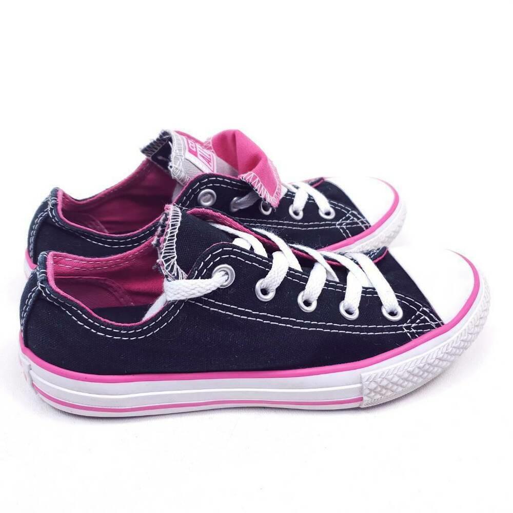 black converse with pink laces