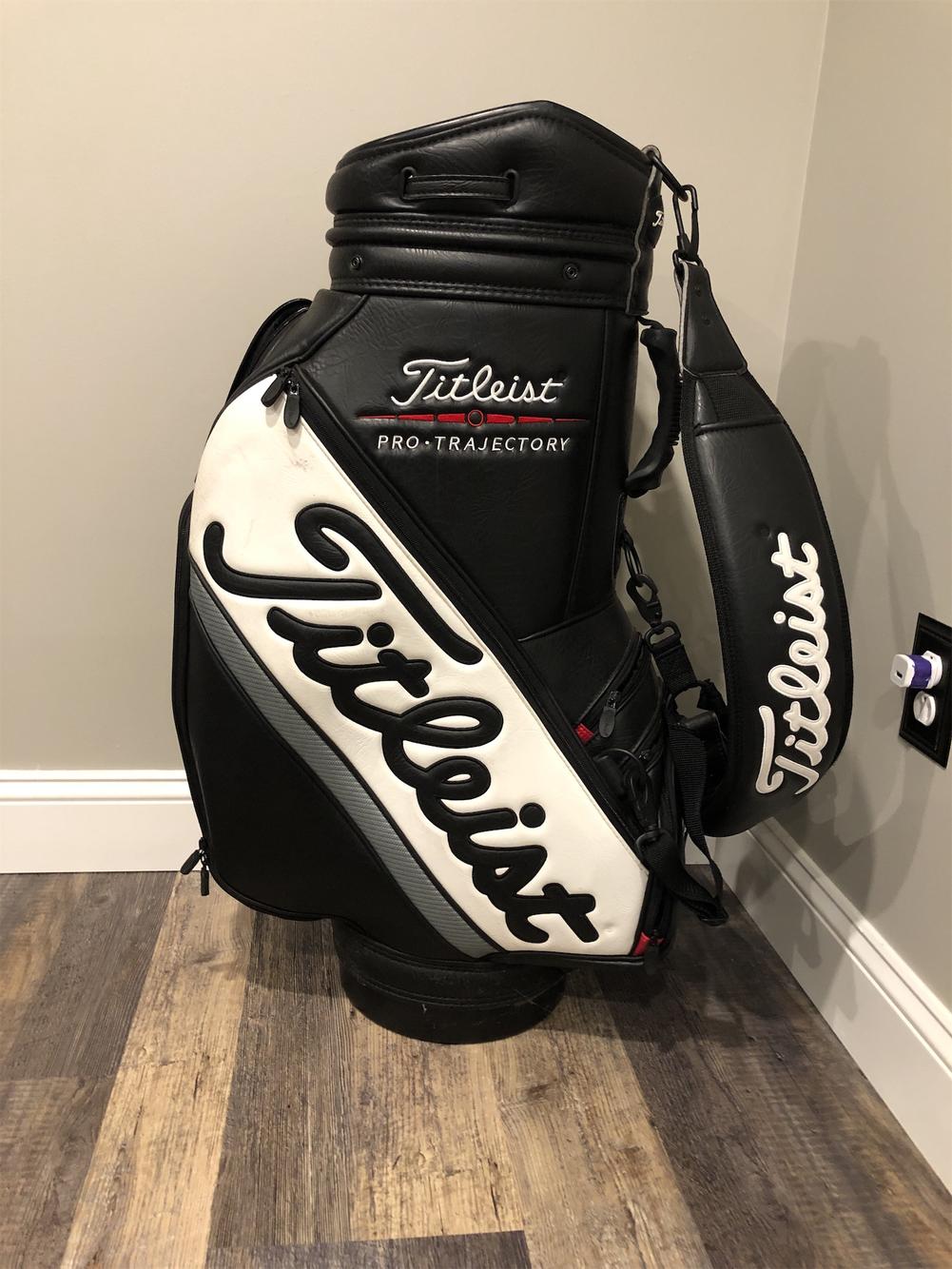 titleist tour staff bag