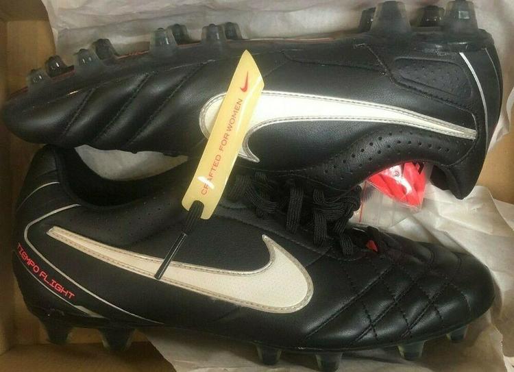 soccer cleats 9.5