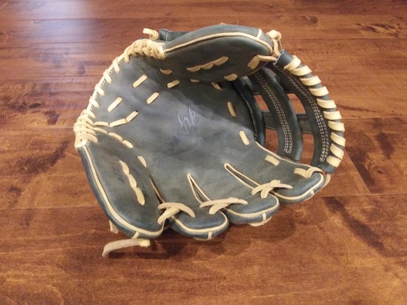 Buckler Heritage Pro Baseball Glove SidelineSwap