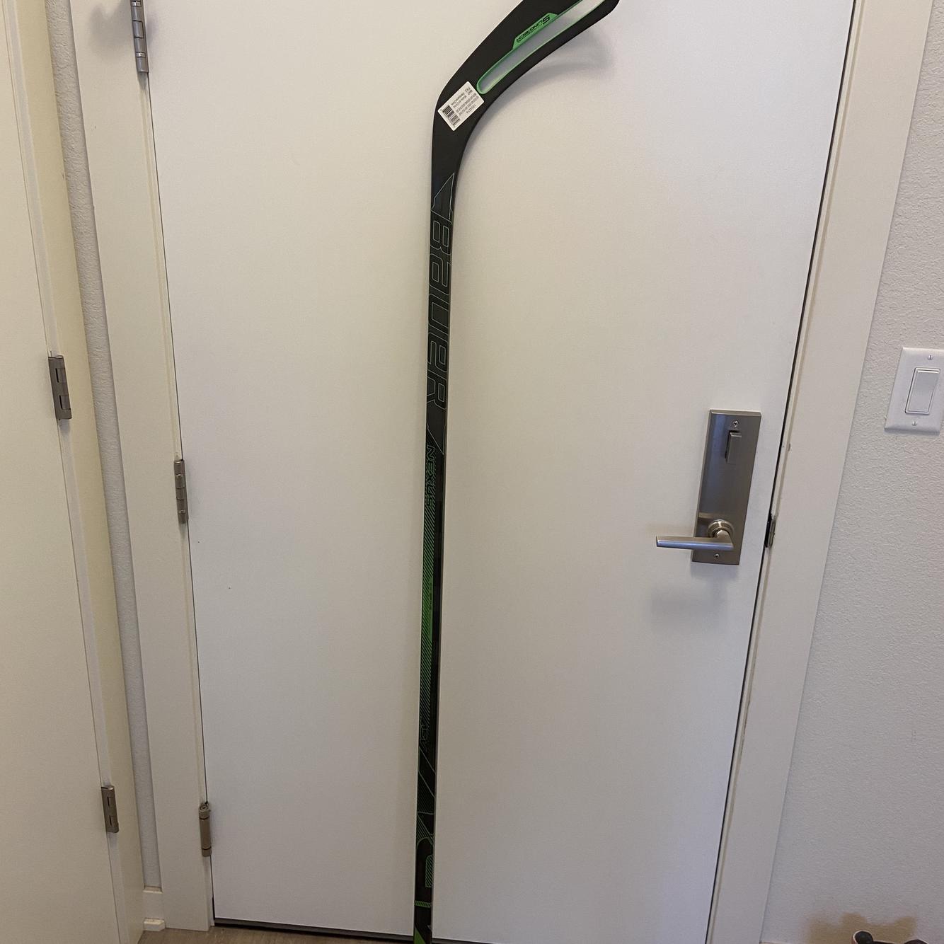 New Bauer Nexus ADV RH Right Handed 87 Flex Hockey Stick Hole In Blade