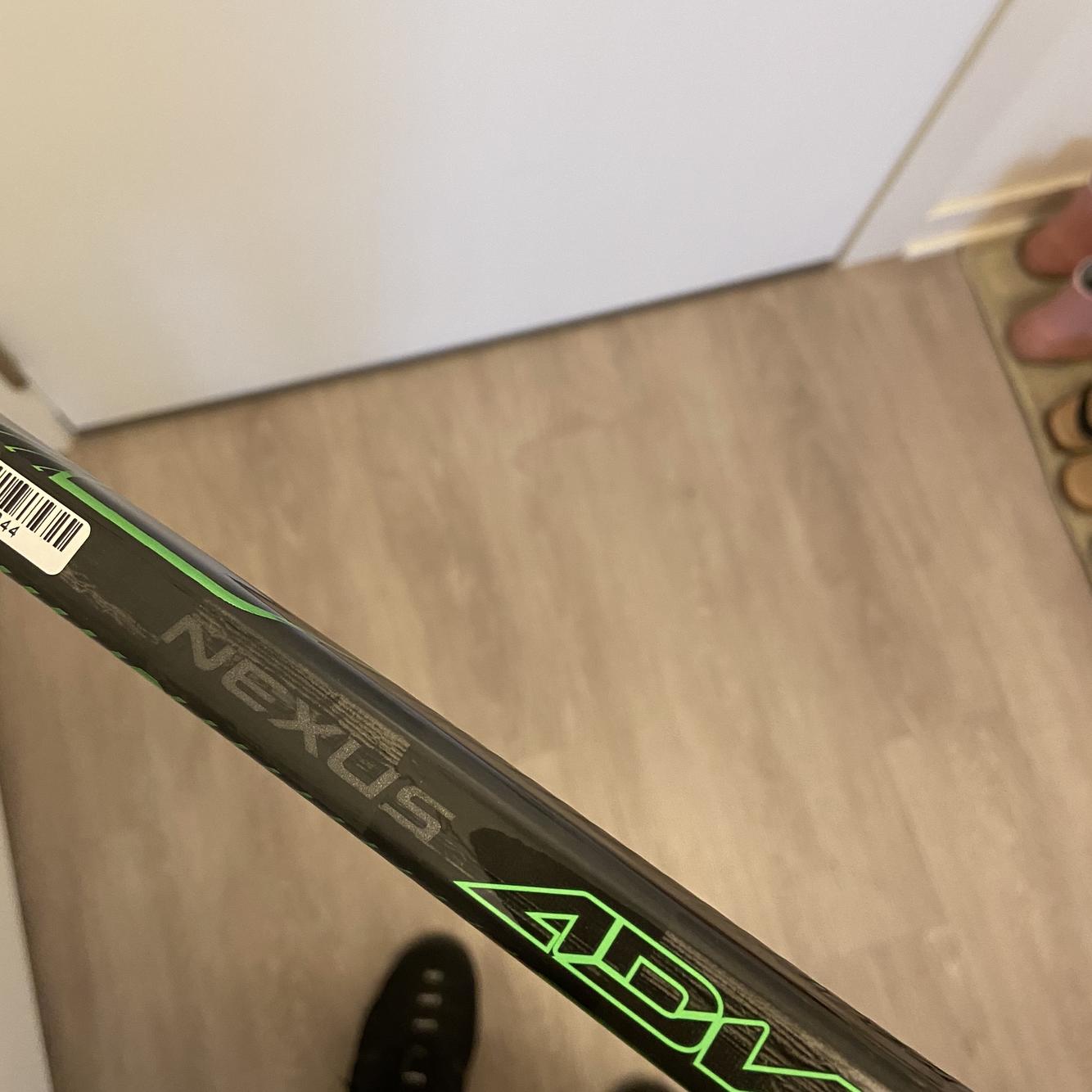 New Bauer Nexus ADV RH Right Handed 87 Flex Hockey Stick Hole In Blade