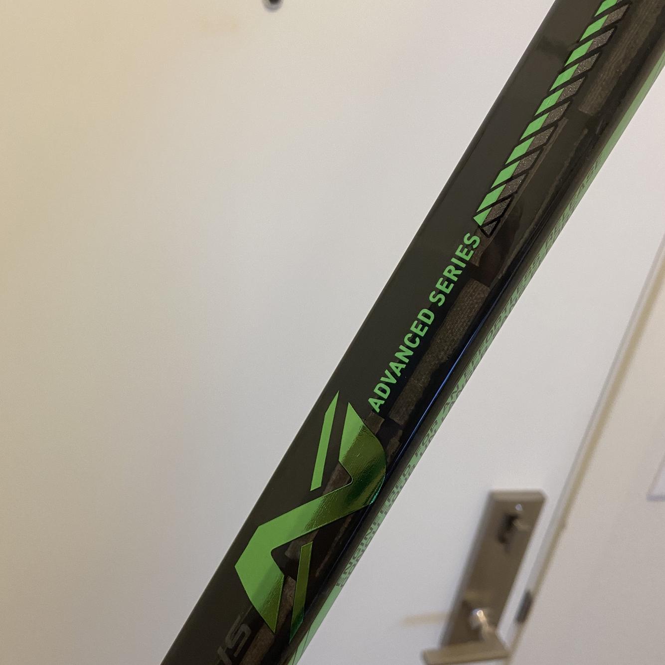 New Bauer Nexus ADV RH Right Handed 87 Flex Hockey Stick Hole In Blade