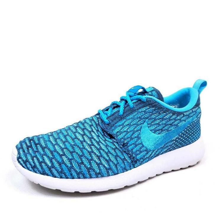 roshe run sneakers