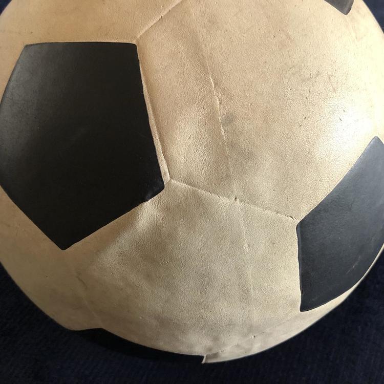 Buying Old Balls Made of Polyurethane RubberBuying Soccer Soccer
