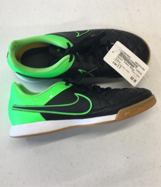 indoor cleats