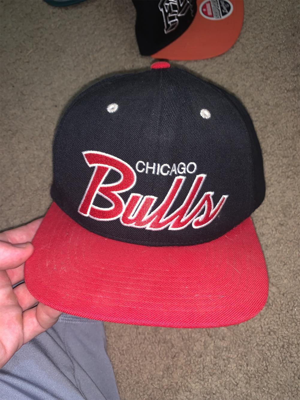 mitchell and ness bulls snapback