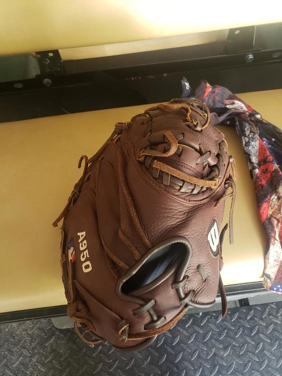 a950 catchers mitt