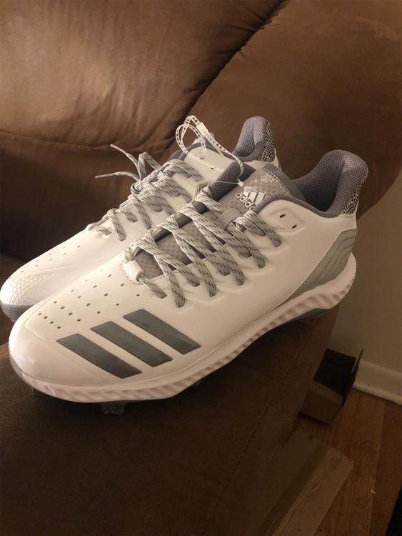 icon bounce cleats