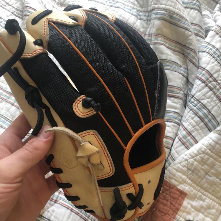 44 Pro 11.5 (kip Palm Liner) Baseball Gloves & Mitts