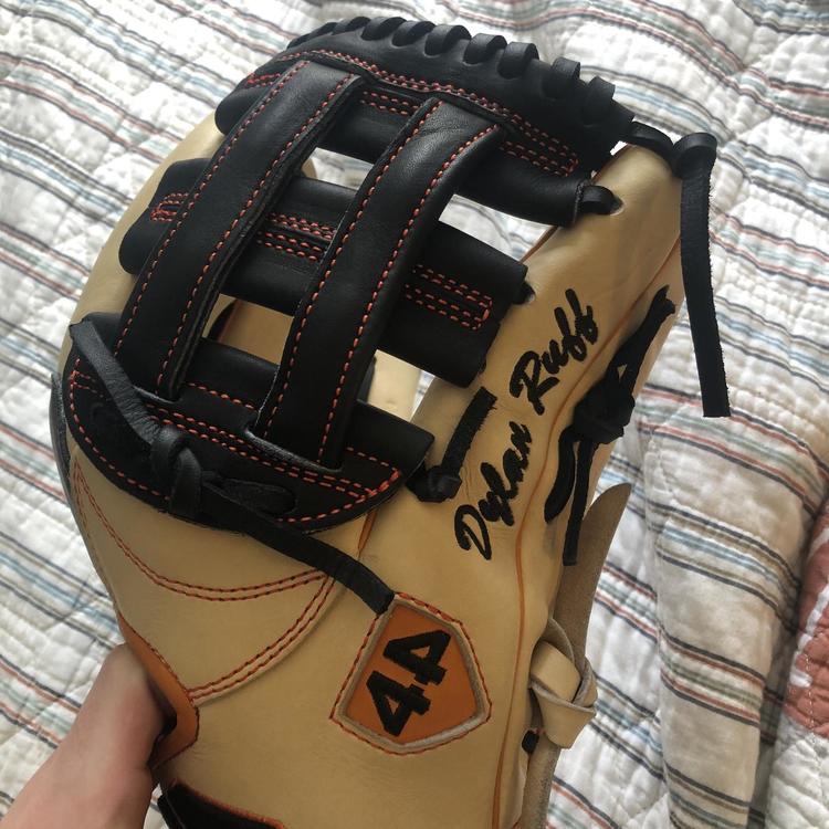 44 Pro 11.5 (kip Palm Liner) Baseball Gloves & Mitts