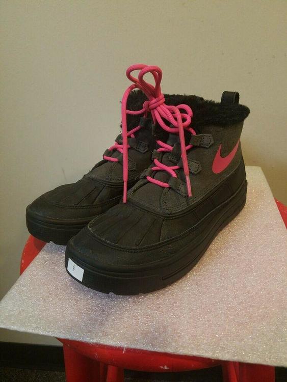 nike hiking shoes waterproof