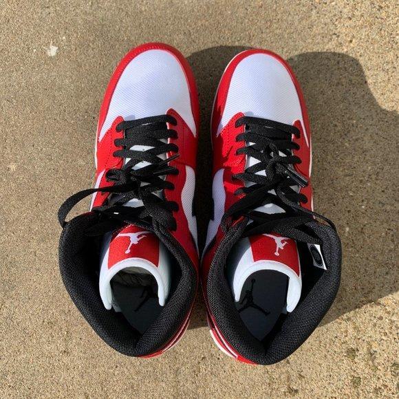 jordan retro 1 cleats