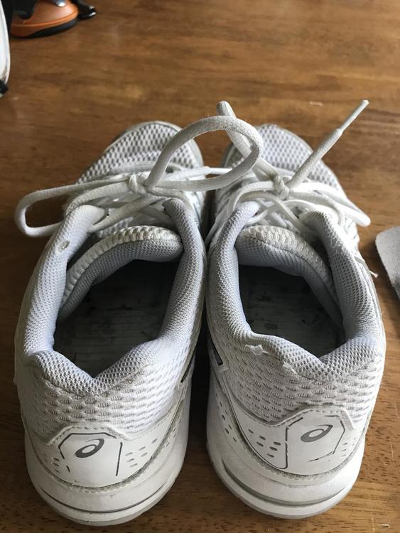 womens hockey shoes size 6